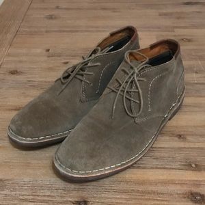 Kenneth Cole chukka boots